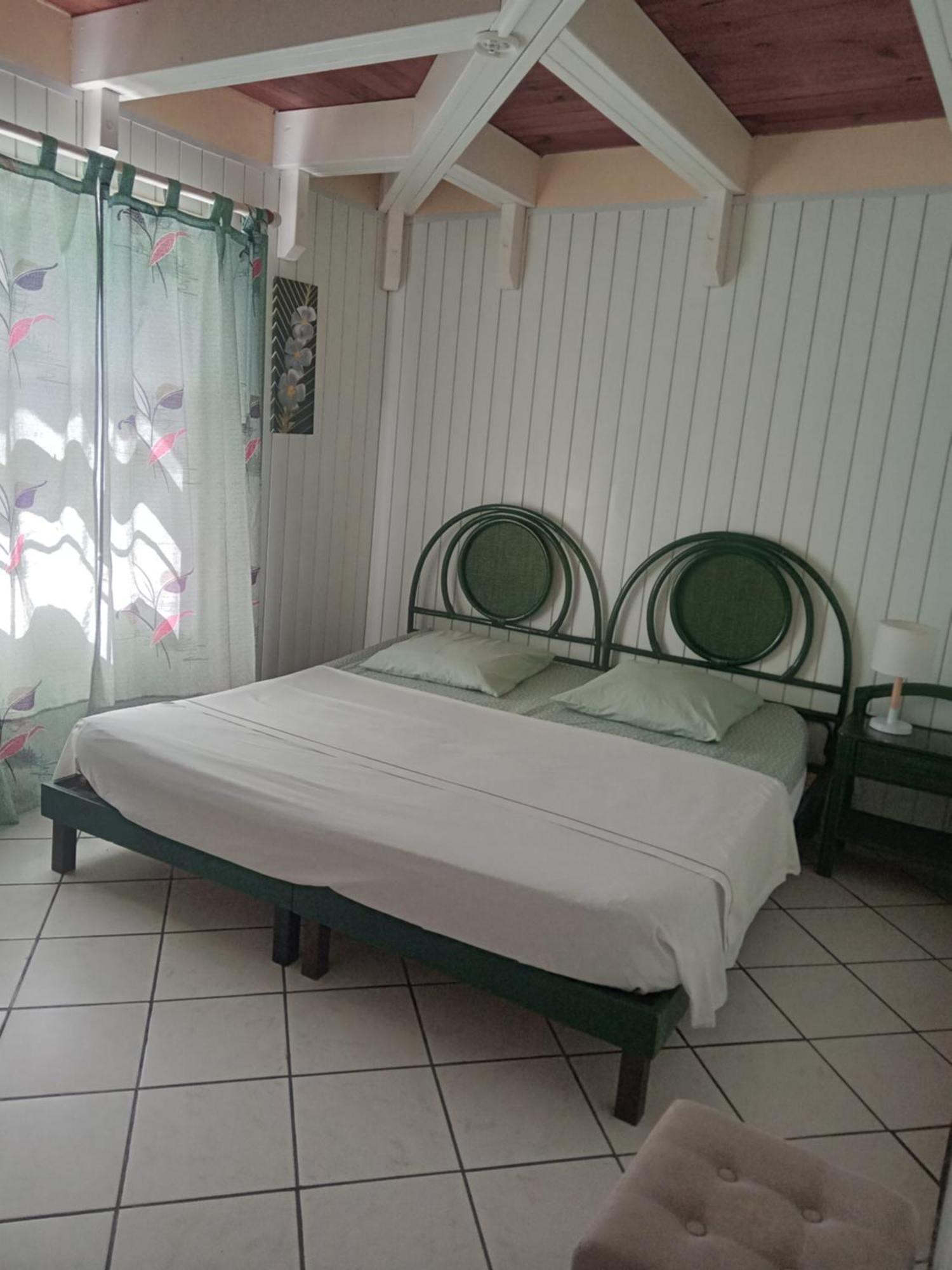 Appart'Hotel La Croisiere Gourbeyre Zewnętrze zdjęcie